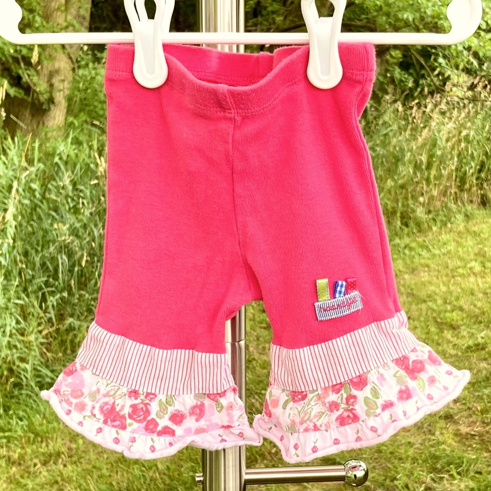 naartjie: Girls 3/6 months 100% cotton pink bottoms w/contrast ruffle hems.